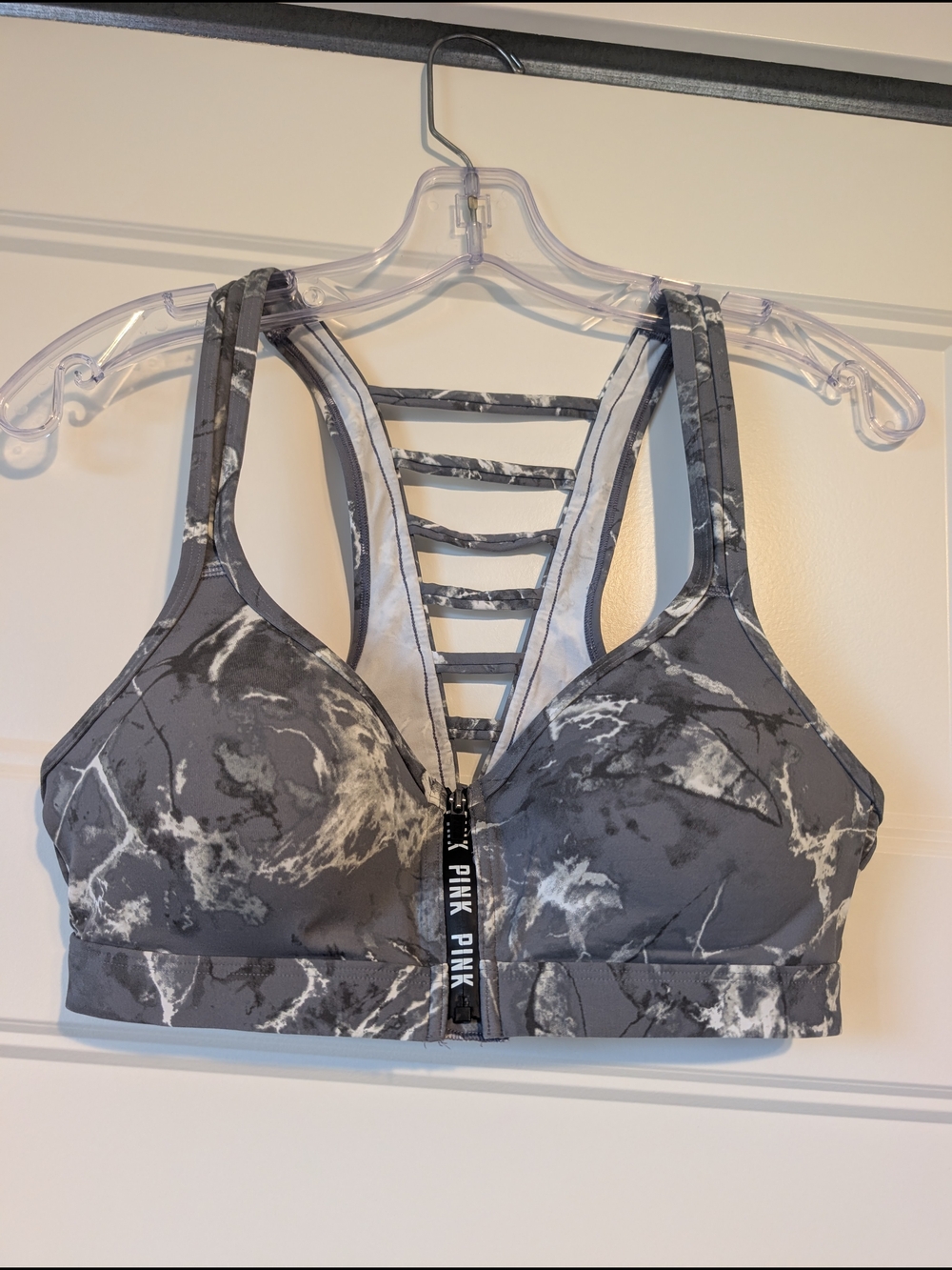 PINK Victoria's Secret Gray Marble Front-Zip Strappy Sports Bra